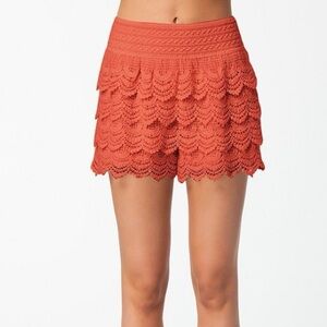 EXCELLENT CONDITION WOMEN’S SIZE LARGE MISS ME LAYERED LACE SHORTS